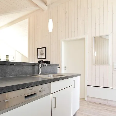 10 Person In Großenbrode