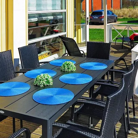 10 Person In Großenbrode